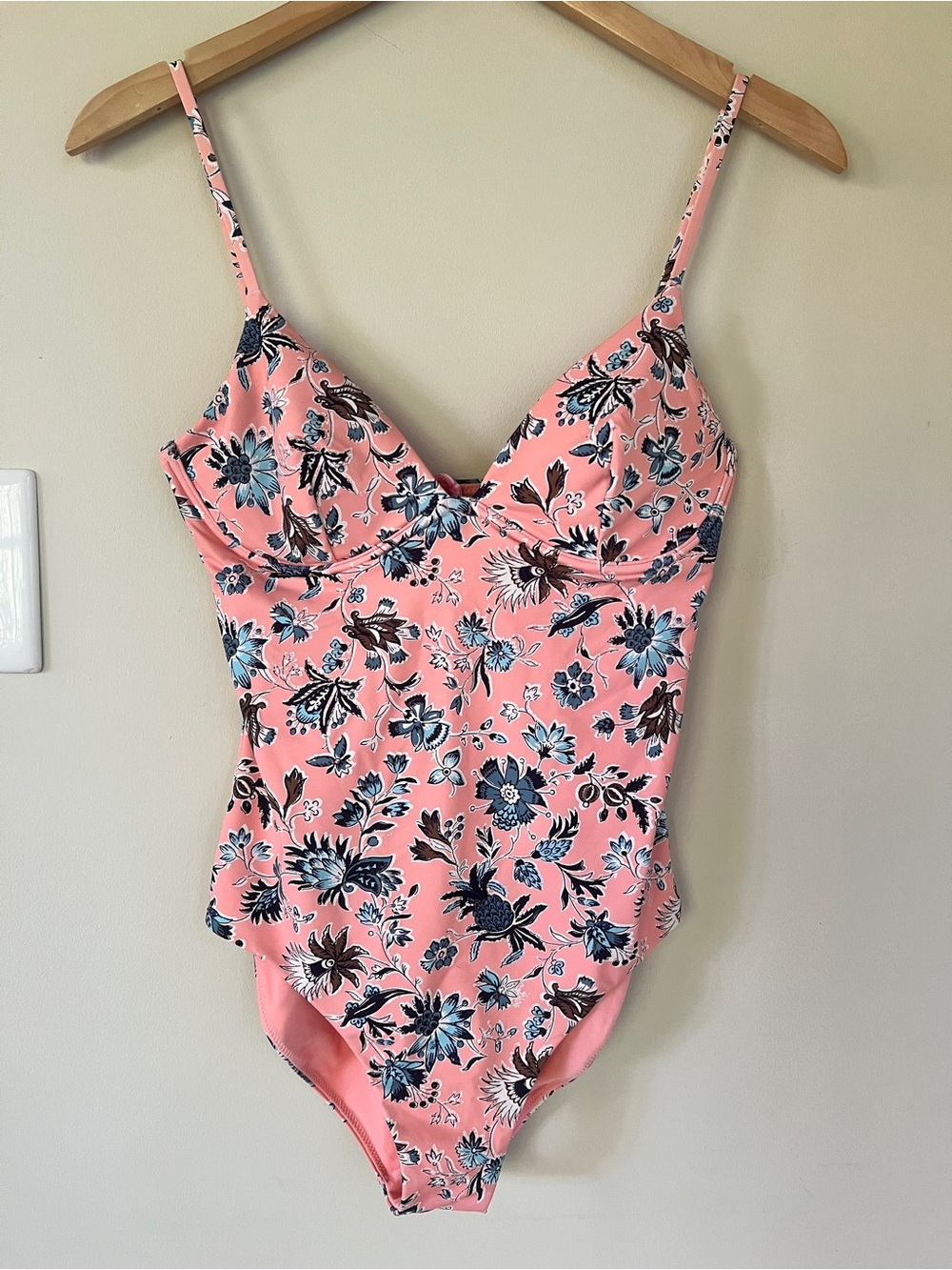 NWT Vineyard Vines Floral One-Piece Swimsuit, Paisley Floral, Size S